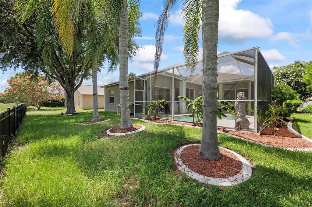 Active With Contract: $385,000 (3 beds, 2 baths, 1897 Square Feet)