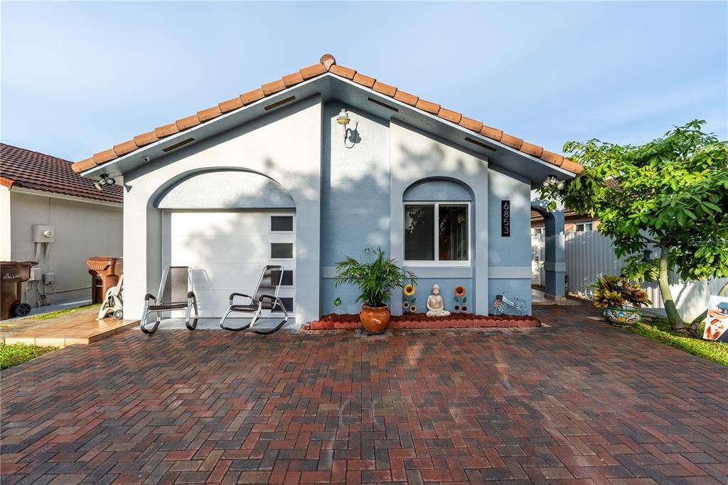 Recently Sold: $579,999 (3 beds, 2 baths, 1363 Square Feet)