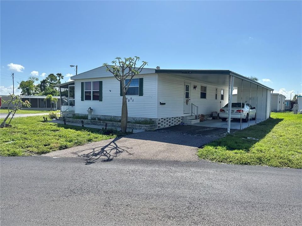 На продажу: $69,000 (2 спален, 2 ванн, 1056 Квадратных фут)