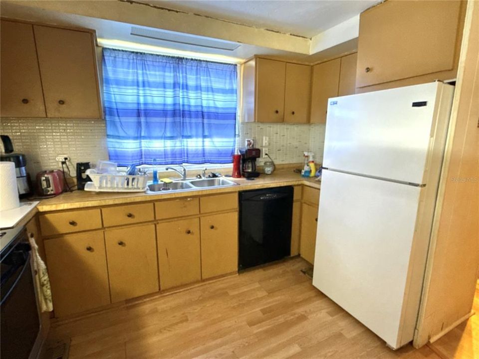 На продажу: $69,000 (2 спален, 2 ванн, 1056 Квадратных фут)