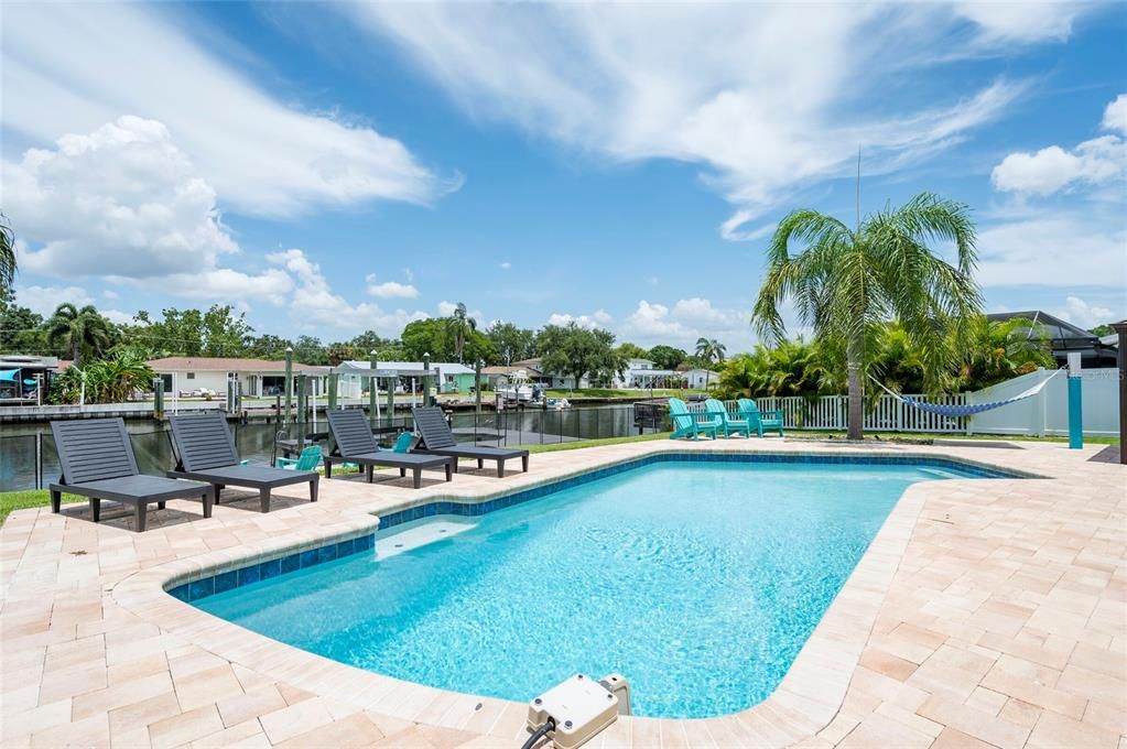 待售: $1,299,999 (6 贝兹, 3 浴室, 2527 平方英尺)