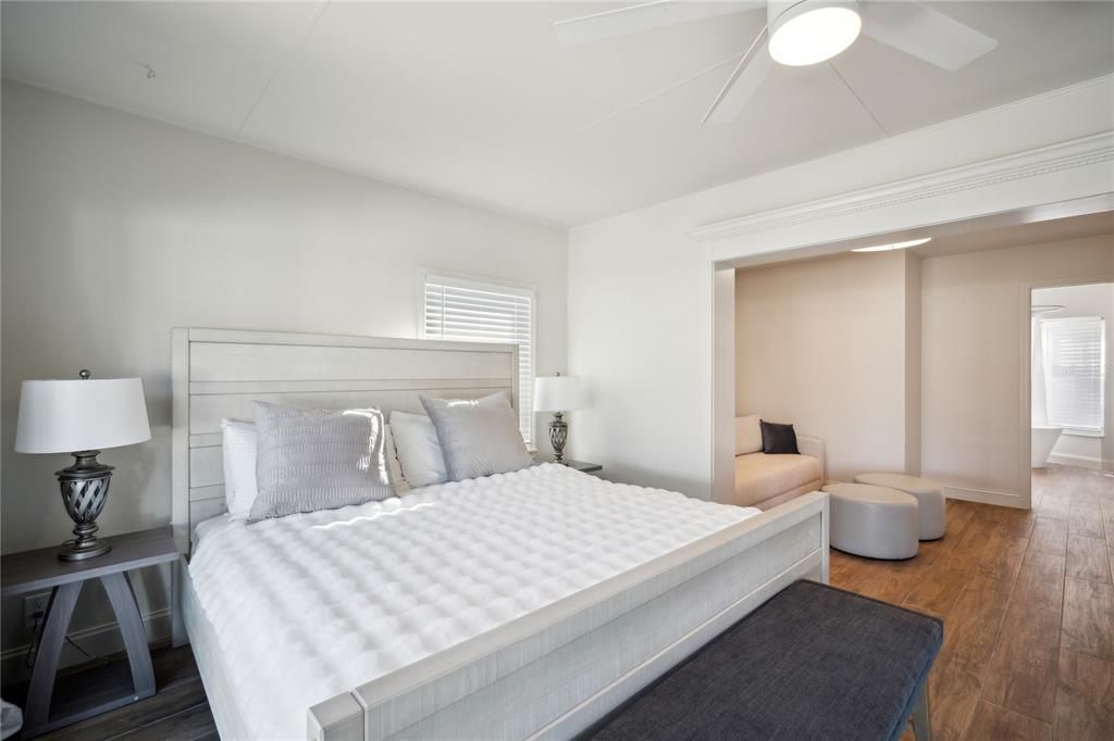 待售: $1,299,999 (6 贝兹, 3 浴室, 2527 平方英尺)