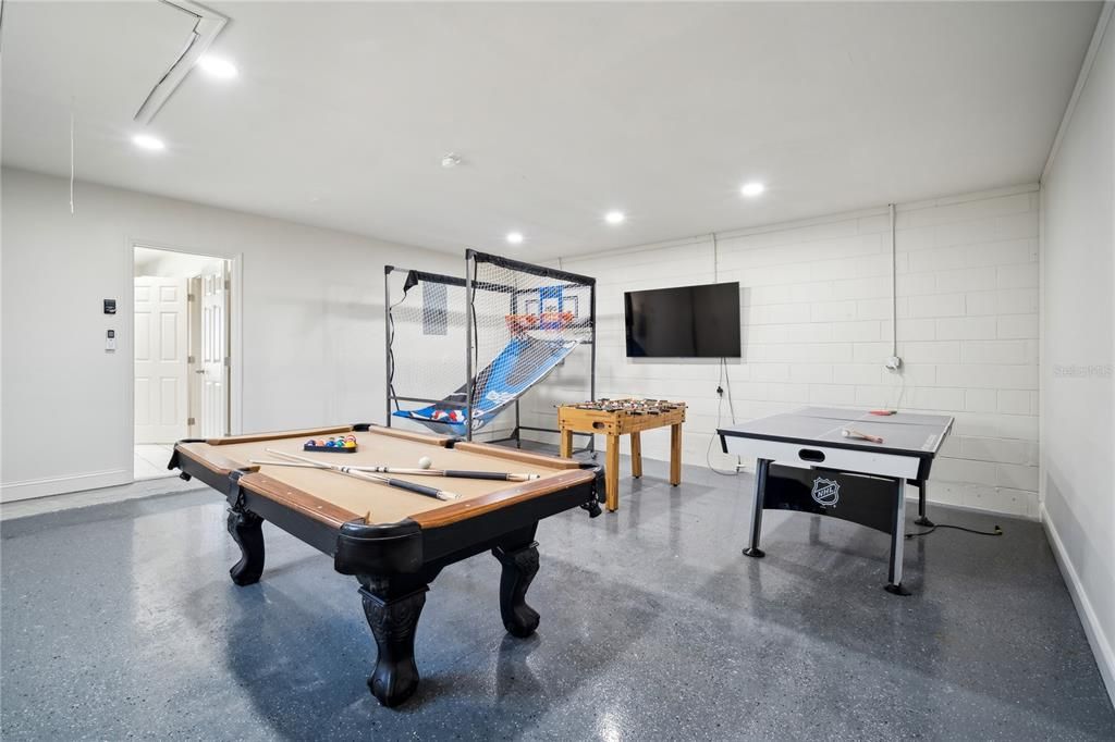 待售: $1,299,999 (6 贝兹, 3 浴室, 2527 平方英尺)