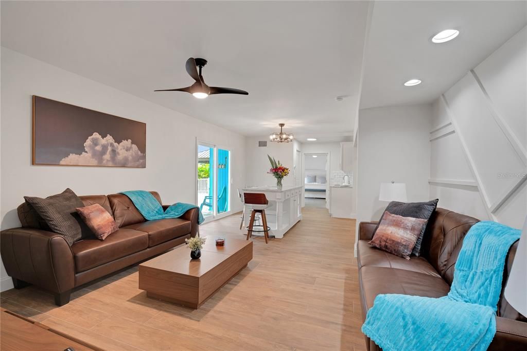 待售: $1,299,999 (6 贝兹, 3 浴室, 2527 平方英尺)