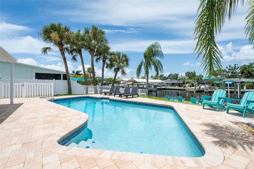 待售: $1,299,999 (6 贝兹, 3 浴室, 2527 平方英尺)