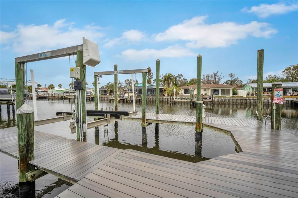 待售: $1,299,999 (6 贝兹, 3 浴室, 2527 平方英尺)