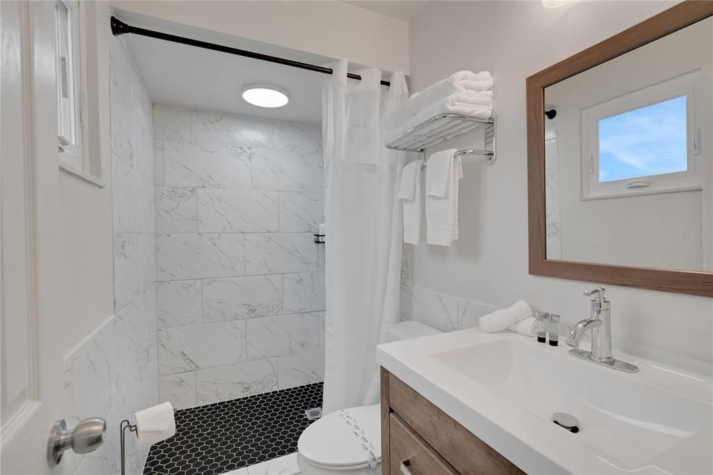 待售: $1,299,999 (6 贝兹, 3 浴室, 2527 平方英尺)