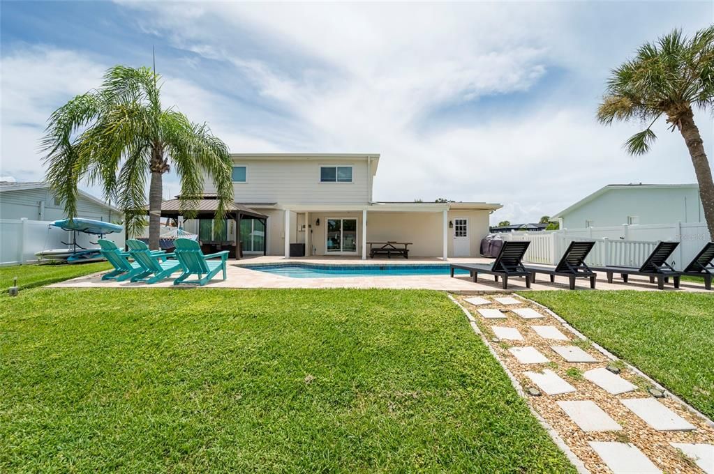 待售: $1,299,999 (6 贝兹, 3 浴室, 2527 平方英尺)