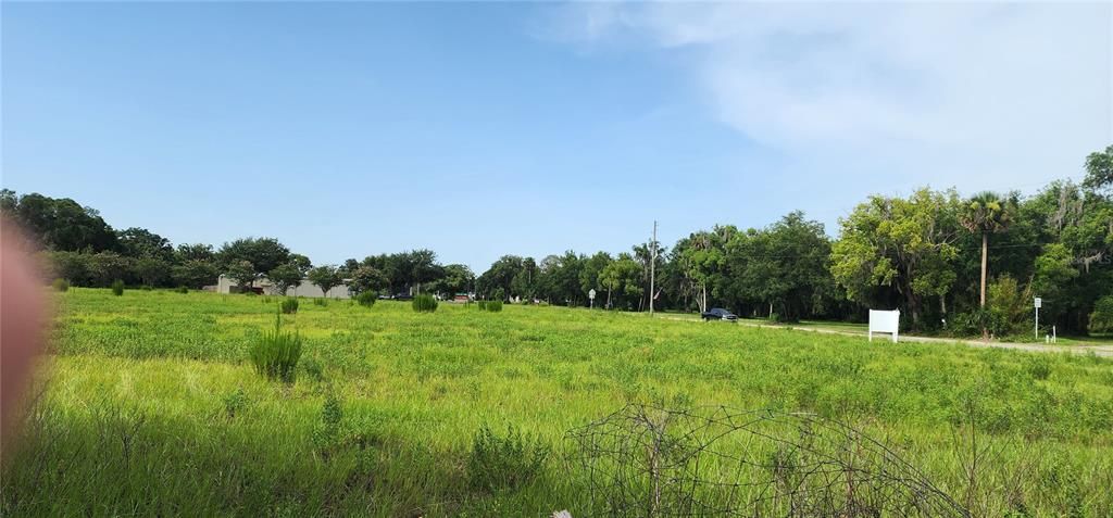 待售: $1,000,000 (3.37 acres)