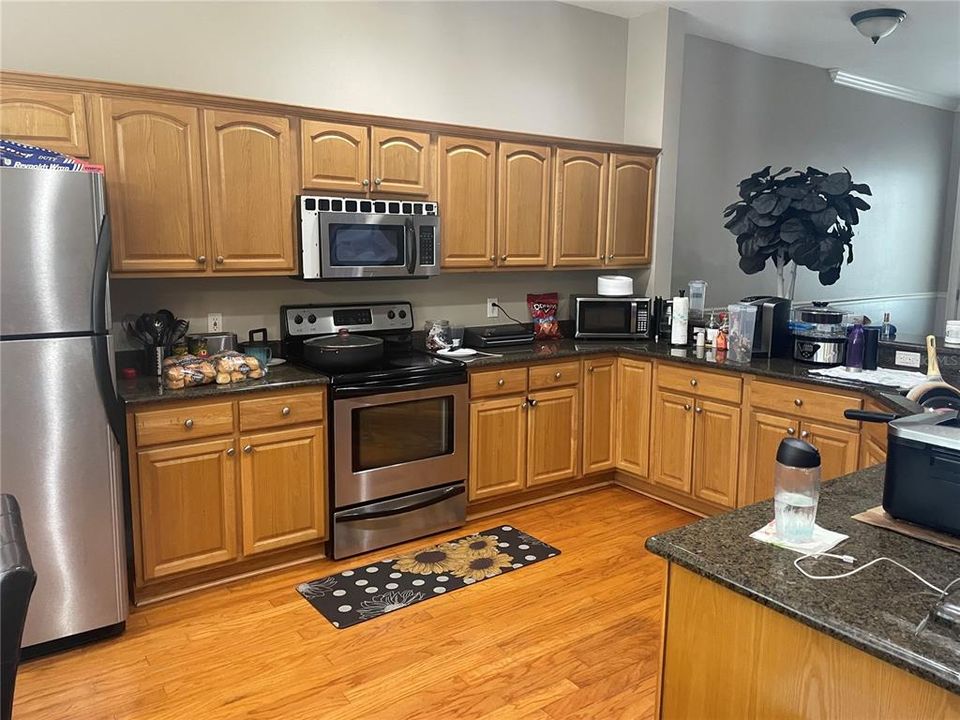 Active With Contract: $280,000 (3 beds, 2 baths, 1861 Square Feet)