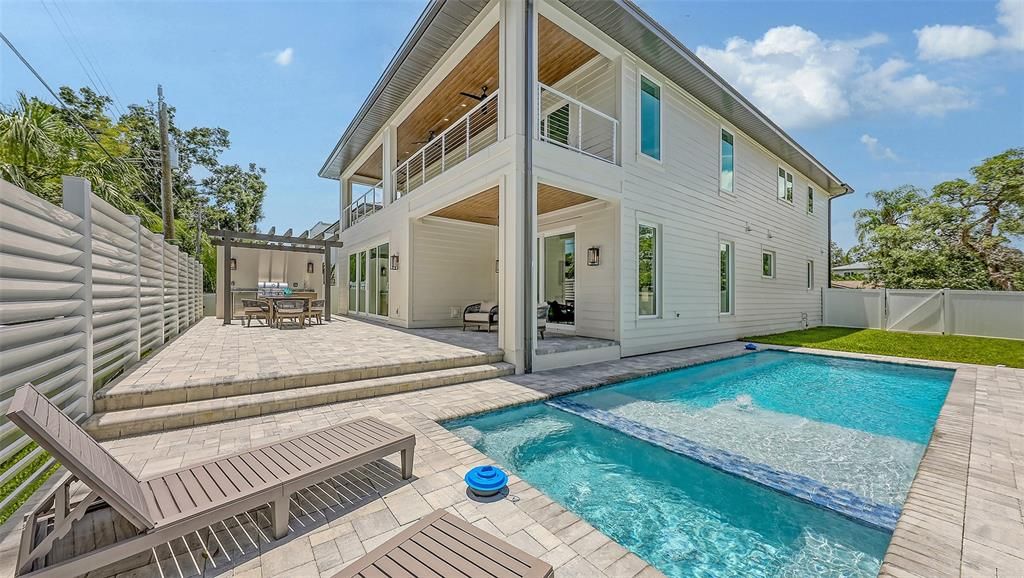 For Sale: $2,100,000 (4 beds, 4 baths, 4000 Square Feet)