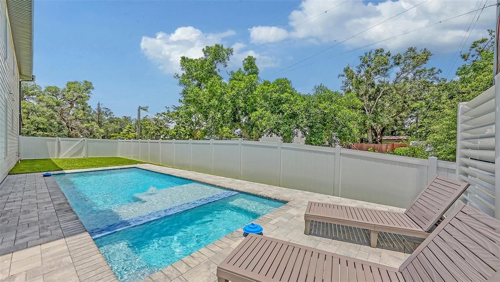 For Sale: $2,100,000 (4 beds, 4 baths, 4000 Square Feet)