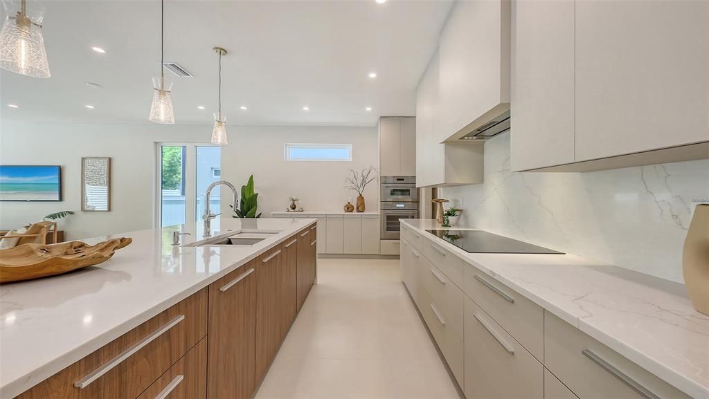 For Sale: $2,100,000 (4 beds, 4 baths, 4000 Square Feet)