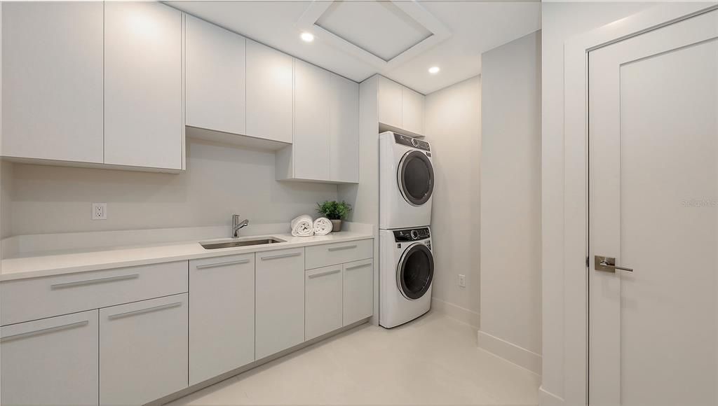 For Sale: $2,100,000 (4 beds, 4 baths, 4000 Square Feet)