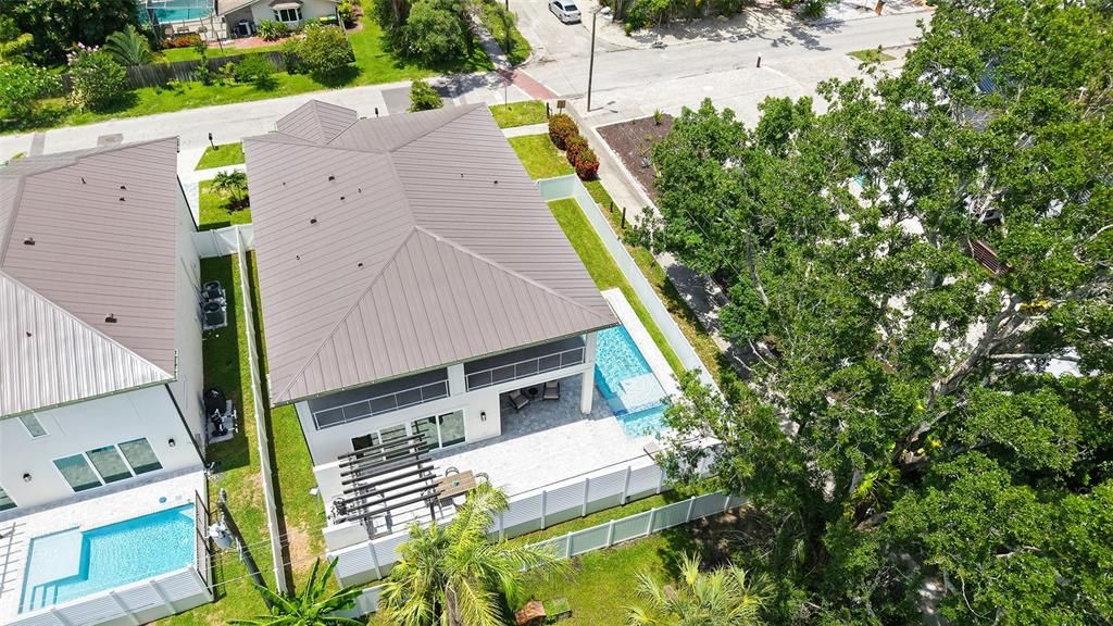 For Sale: $2,100,000 (4 beds, 4 baths, 4000 Square Feet)