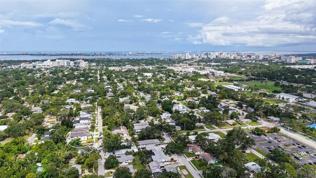 For Sale: $2,100,000 (4 beds, 4 baths, 4000 Square Feet)