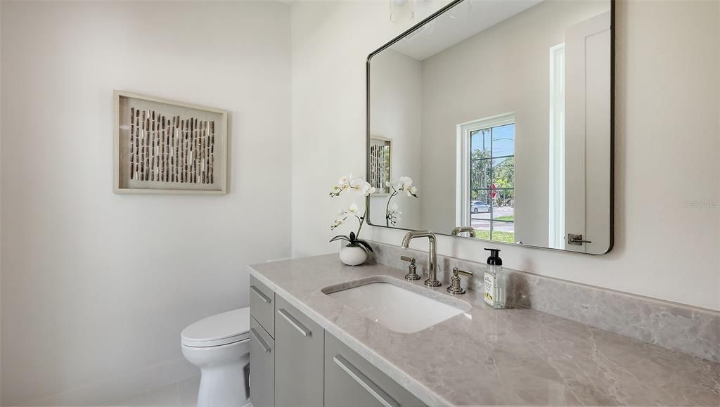 For Sale: $2,100,000 (4 beds, 4 baths, 4000 Square Feet)