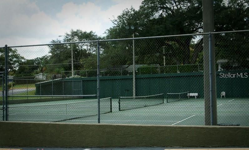 На продажу: $289,000 (1.91 acres)