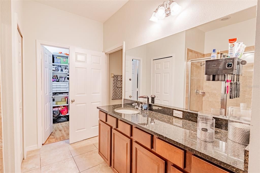 For Sale: $625,000 (6 beds, 3 baths, 3148 Square Feet)