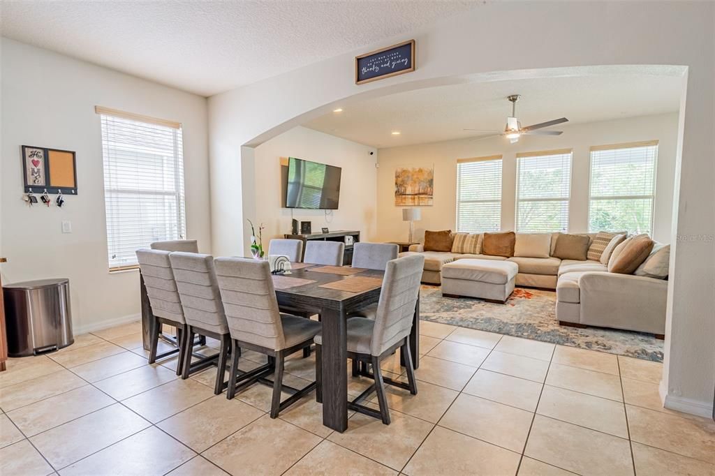 For Sale: $625,000 (6 beds, 3 baths, 3148 Square Feet)