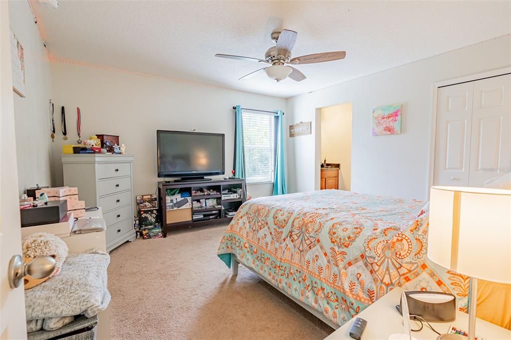 For Sale: $625,000 (6 beds, 3 baths, 3148 Square Feet)