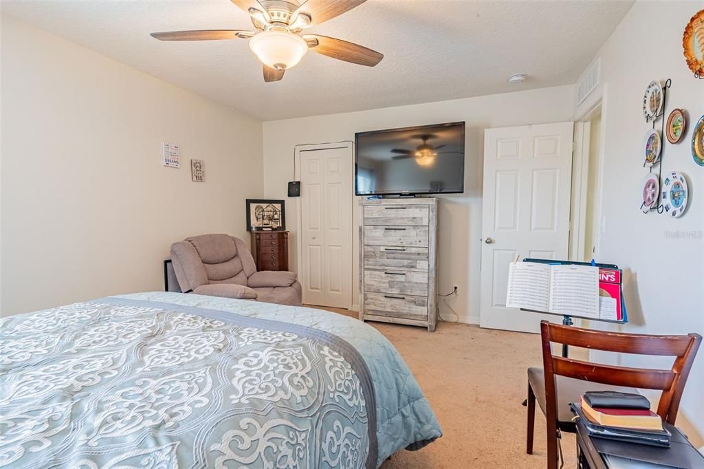 For Sale: $625,000 (6 beds, 3 baths, 3148 Square Feet)