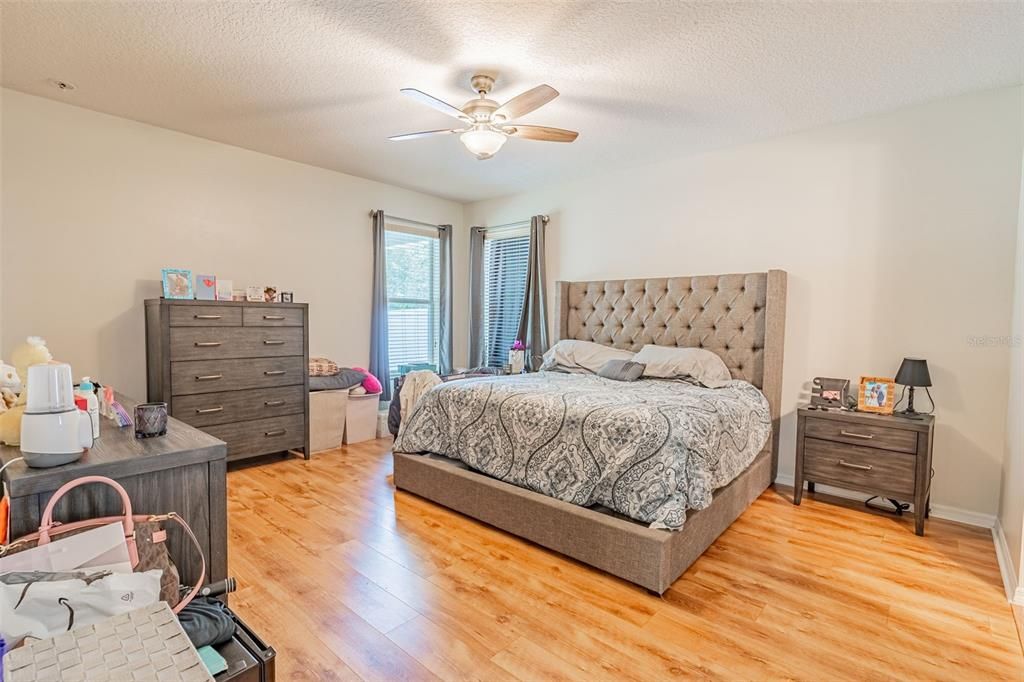 For Sale: $625,000 (6 beds, 3 baths, 3148 Square Feet)