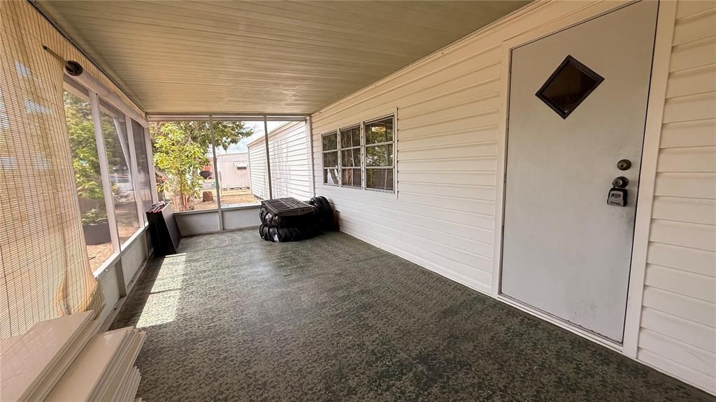 For Sale: $90,000 (2 beds, 1 baths, 744 Square Feet)