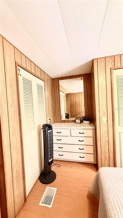 For Sale: $90,000 (2 beds, 1 baths, 744 Square Feet)