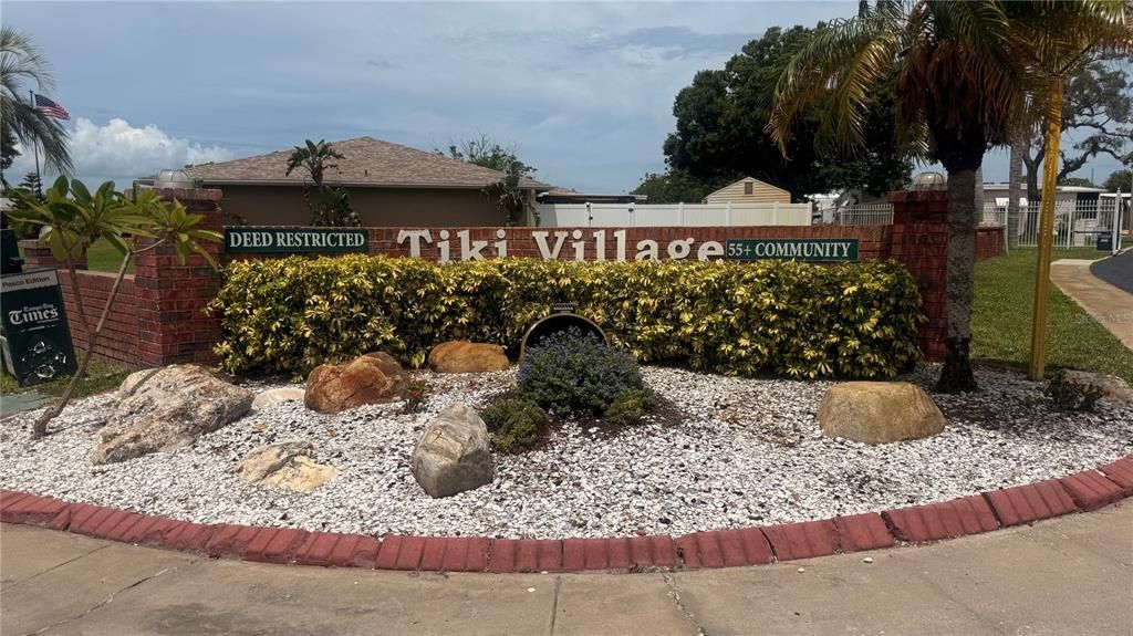 For Sale: $90,000 (2 beds, 1 baths, 744 Square Feet)