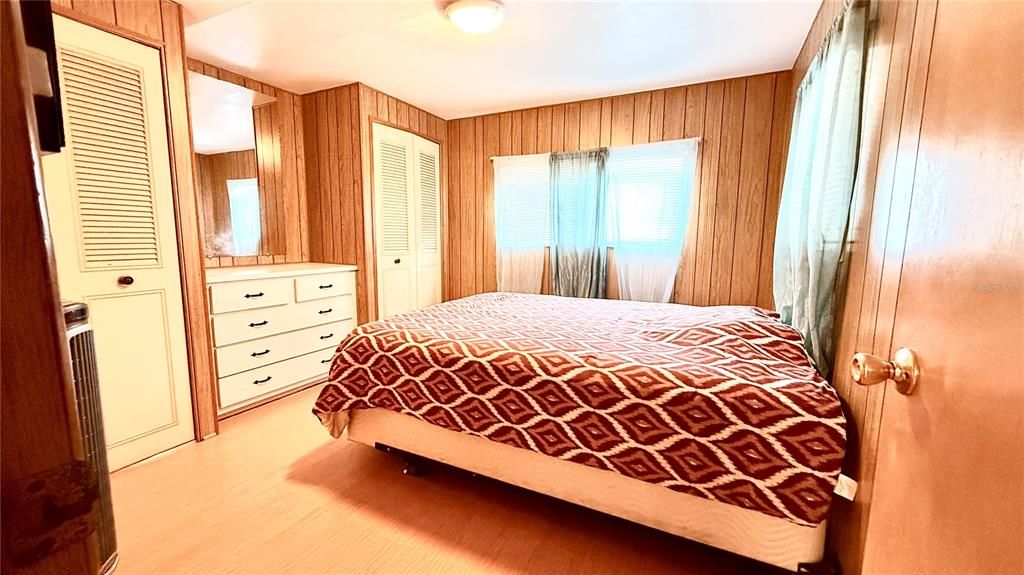 For Sale: $90,000 (2 beds, 1 baths, 744 Square Feet)