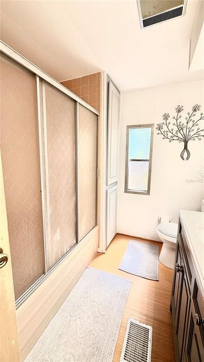 For Sale: $90,000 (2 beds, 1 baths, 744 Square Feet)