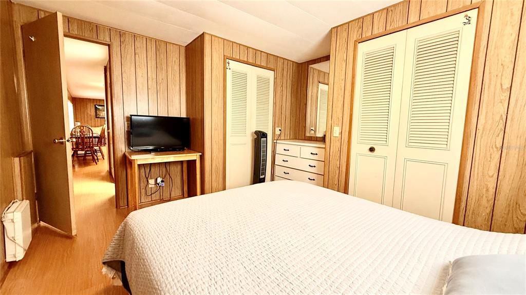 For Sale: $90,000 (2 beds, 1 baths, 744 Square Feet)