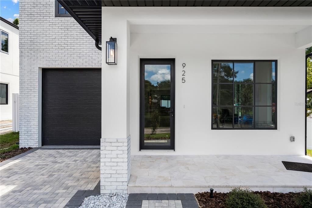 合同活跃: $1,335,000 (5 贝兹, 4 浴室, 3632 平方英尺)