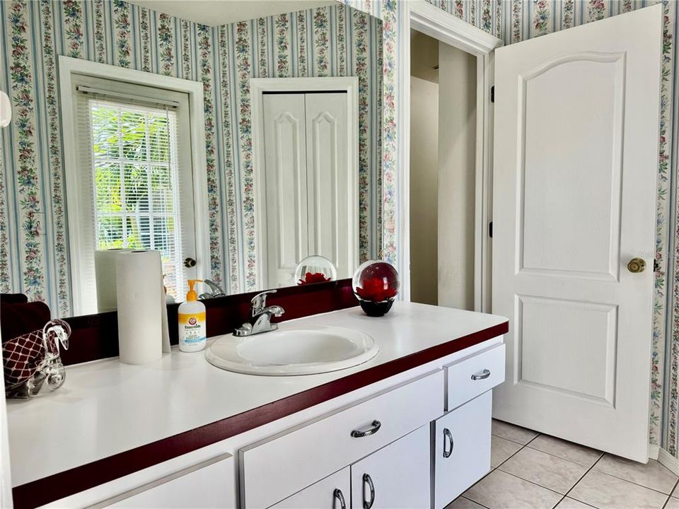 Active With Contract: $649,000 (3 beds, 2 baths, 2576 Square Feet)