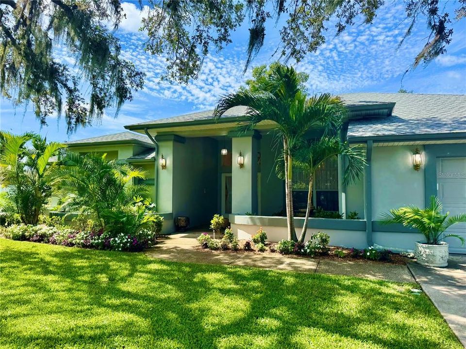 Active With Contract: $649,000 (3 beds, 2 baths, 2576 Square Feet)