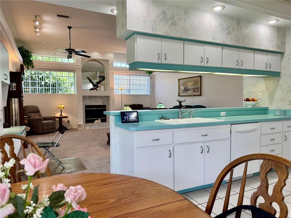 Active With Contract: $649,000 (3 beds, 2 baths, 2576 Square Feet)