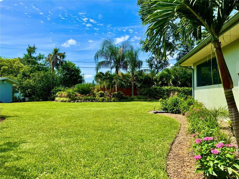 Active With Contract: $649,000 (3 beds, 2 baths, 2576 Square Feet)