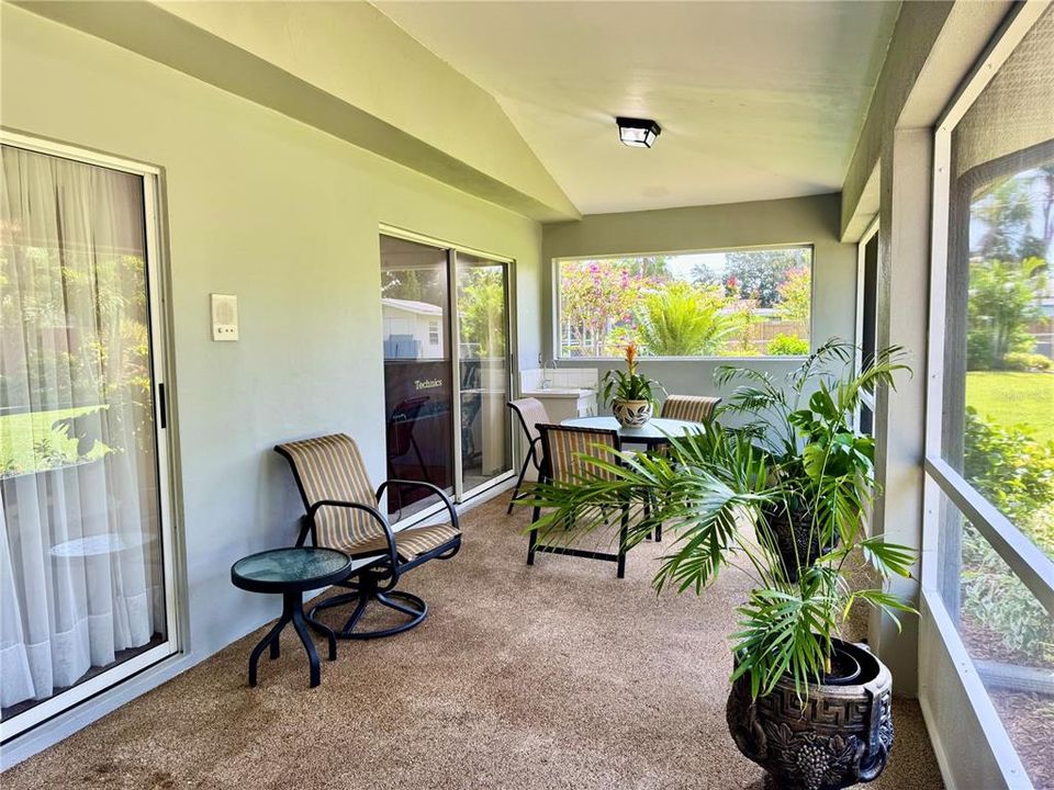 Active With Contract: $649,000 (3 beds, 2 baths, 2576 Square Feet)