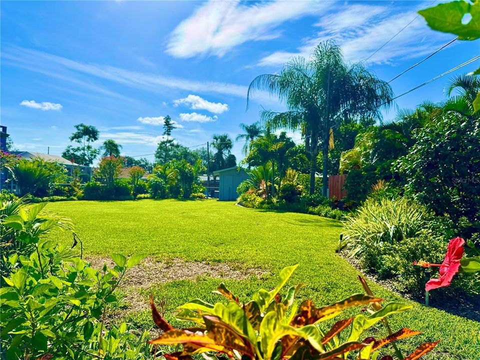 Active With Contract: $649,000 (3 beds, 2 baths, 2576 Square Feet)