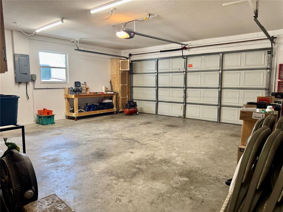 Active With Contract: $649,000 (3 beds, 2 baths, 2576 Square Feet)