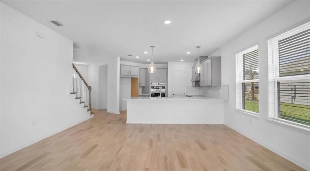 Active With Contract: $414,999 (3 beds, 3 baths, 2060 Square Feet)