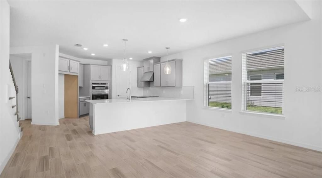 Active With Contract: $414,999 (3 beds, 3 baths, 2060 Square Feet)