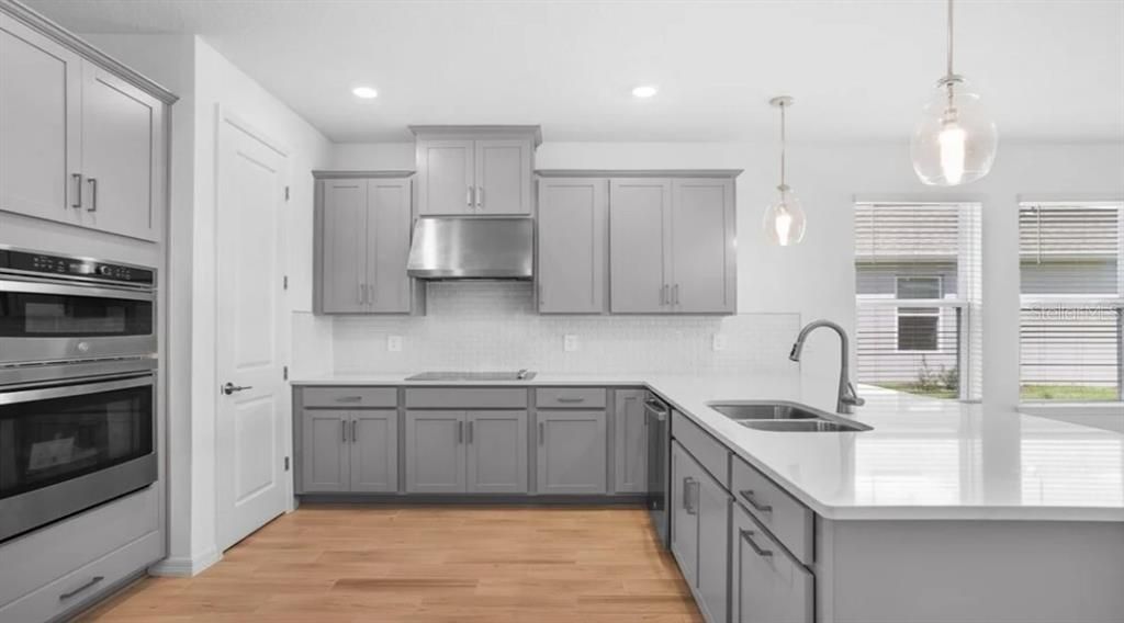 Active With Contract: $414,999 (3 beds, 3 baths, 2060 Square Feet)