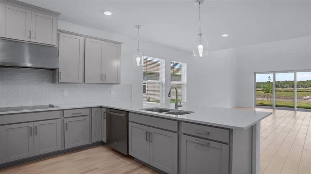 Active With Contract: $414,999 (3 beds, 3 baths, 2060 Square Feet)