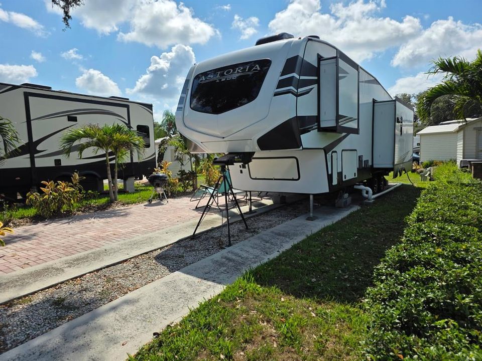 待售: $59,900 (0.04 acres)