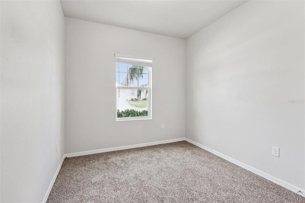 Active With Contract: $325,000 (3 beds, 2 baths, 1662 Square Feet)