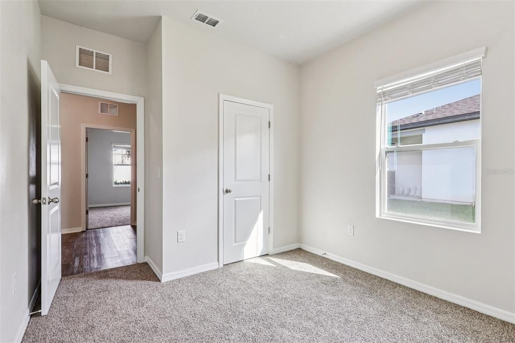 Active With Contract: $325,000 (3 beds, 2 baths, 1662 Square Feet)