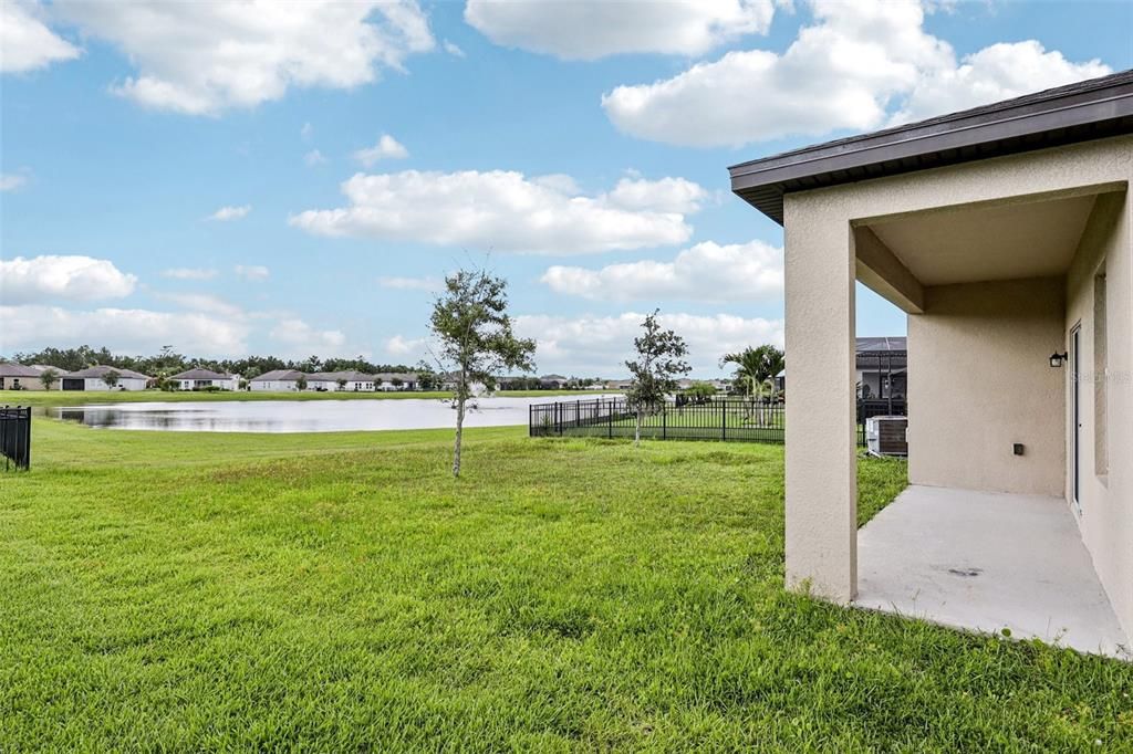 Active With Contract: $325,000 (3 beds, 2 baths, 1662 Square Feet)