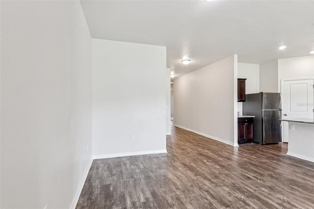 Active With Contract: $325,000 (3 beds, 2 baths, 1662 Square Feet)